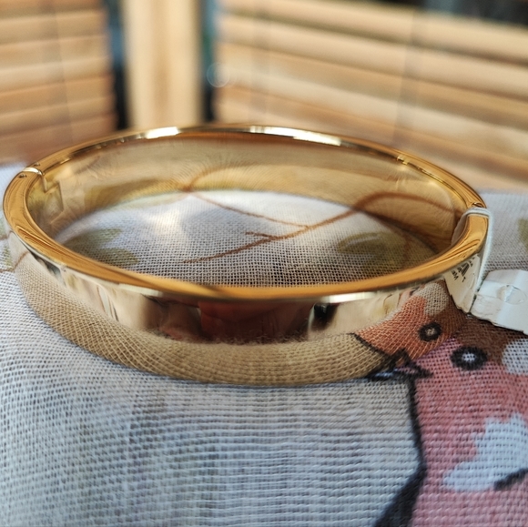 Michael Kors Gold Tone Baguette Bracelet NWT Brand New Designer Gold Tone Bangle - Picture 5 of 13